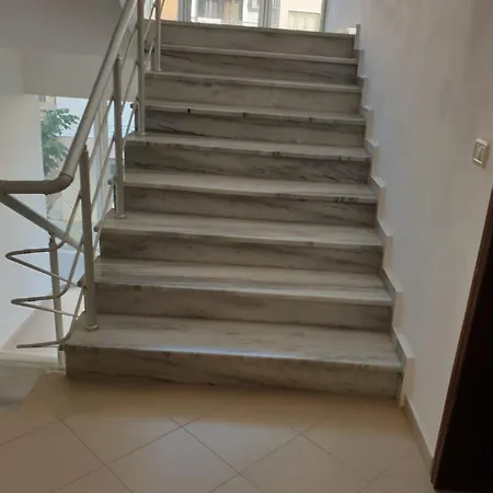 Front Line 2 Bedroom Appartamento Sarandë