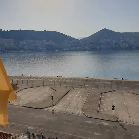 Front Line 2 Bedroom Appartamento Sarandë